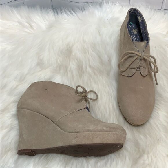 Lucky Brand Tan Suede Wedge Booties Size 7… - Picture 1 of 6